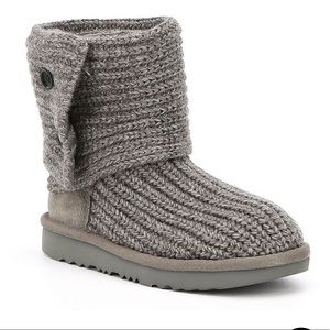 Gray sweater uggs
